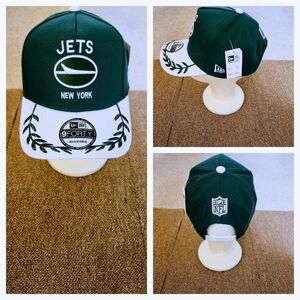 NEW YORK JETS NFL FOOTBALL SNAPBACK HAT.